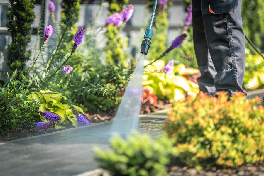 Gartenarbeit im Fr�hling
